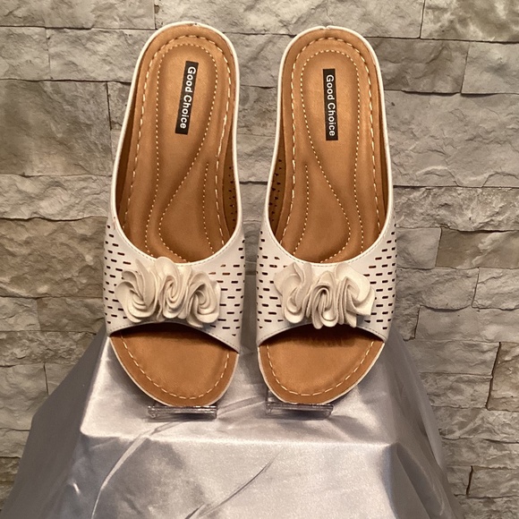 Good Choice (GC) Juliet Wedge Sandals - Picture 1 of 7